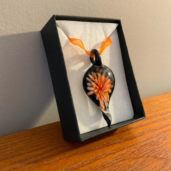 Murano-style Art Glass Floral Orange Jewelry Pendant - Picture 4 of 11